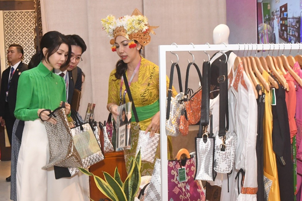 Indonesia’s Cultural Wealth Mesmerizes the ASEAN First Ladies