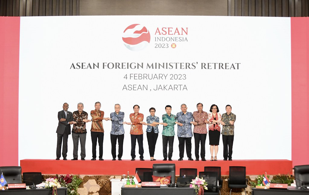 Press Statement by the Chair of the 32nd ASEAN Coordinating Council (ACC) Meeting and ASEAN Foreign Ministers’ Retreat