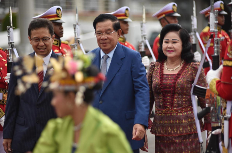 Cambodian PM Arrives in Labuan Bajo