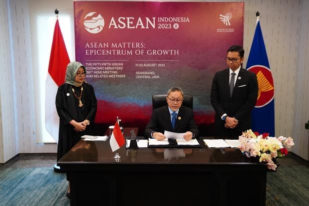 Guaranteeing Quality of Building Materials and Construction Products, Minister of Trade Zulkifli Hasan Signs MRA BCM