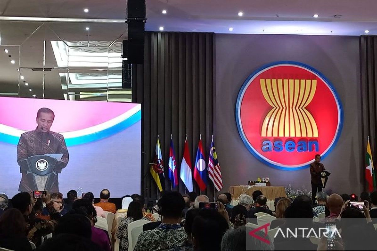 Indonesian President: ASEAN Must Not Sink