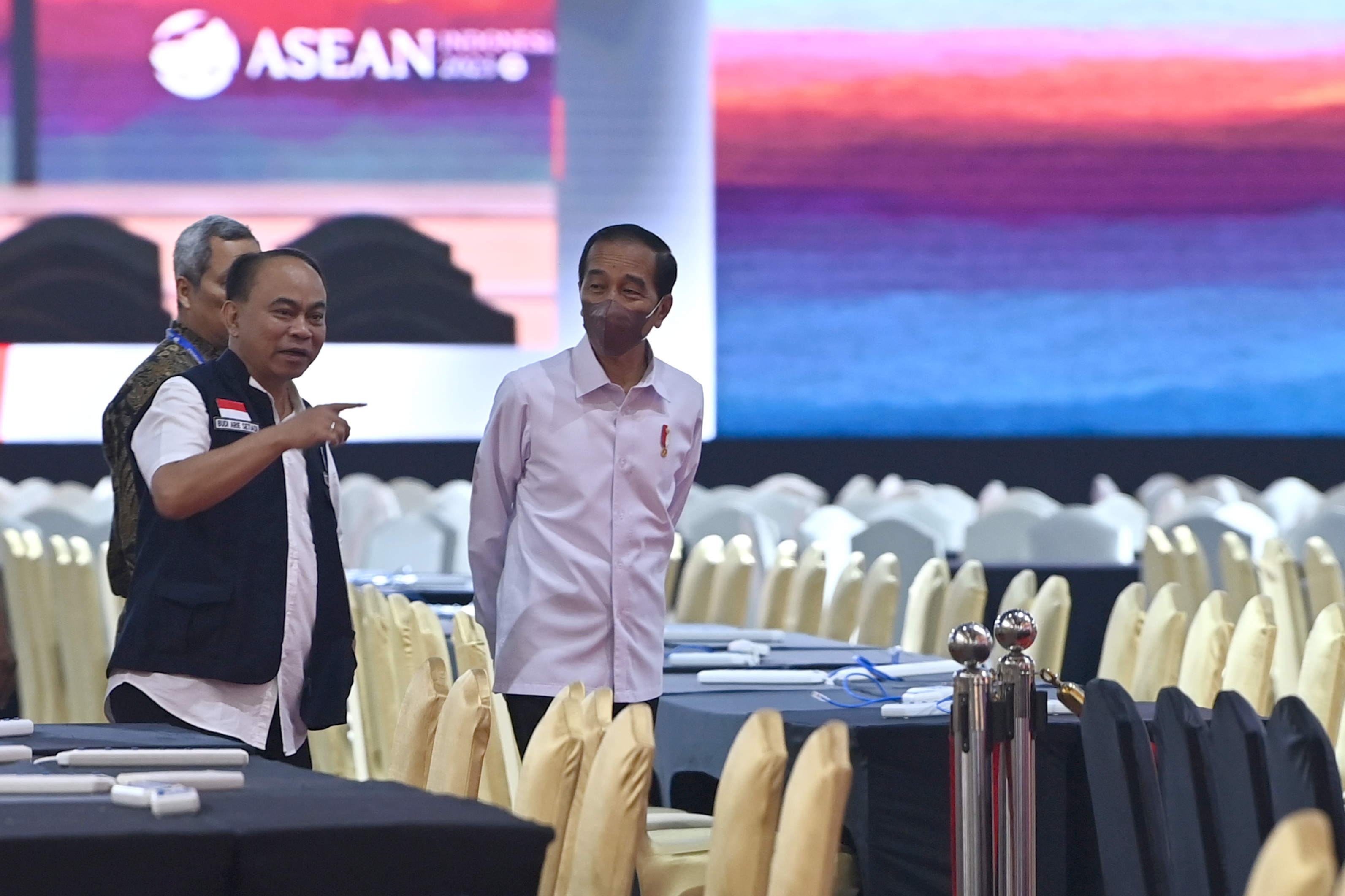 Indonesian President to Chair 12 Meetings during the 43rd ASEAN Summit