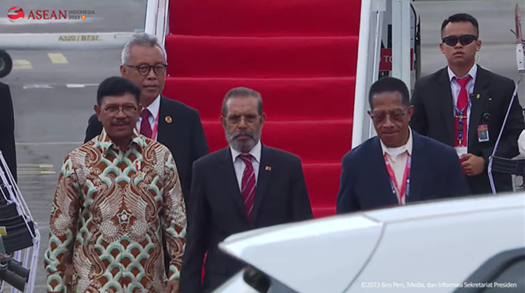 Indonesia’s Communications and Informatics Minister Welcomes Prime Minister of Timor-Leste at Komodo Airport of Labuan Bajo